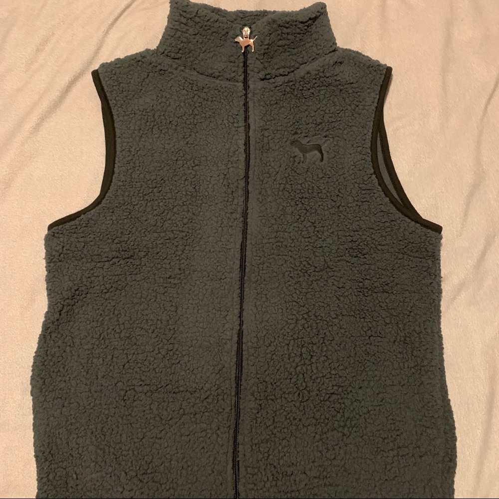 Victoria’s Secret PINK Sherpa Full Zip Vest M NWT